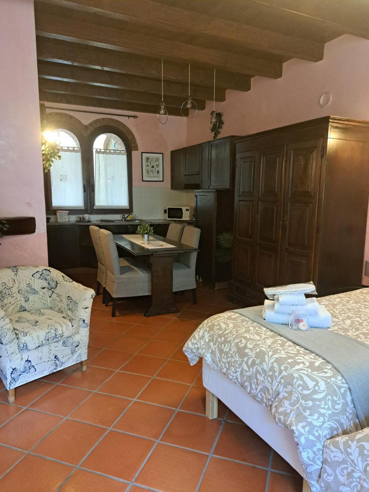 Monolocale Elvira Abbadesse Guest House Milaan Buitenkant foto